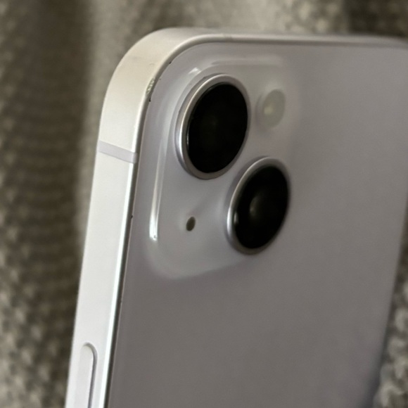 iPhone 14 plus Lavender - Picture 5 of 6